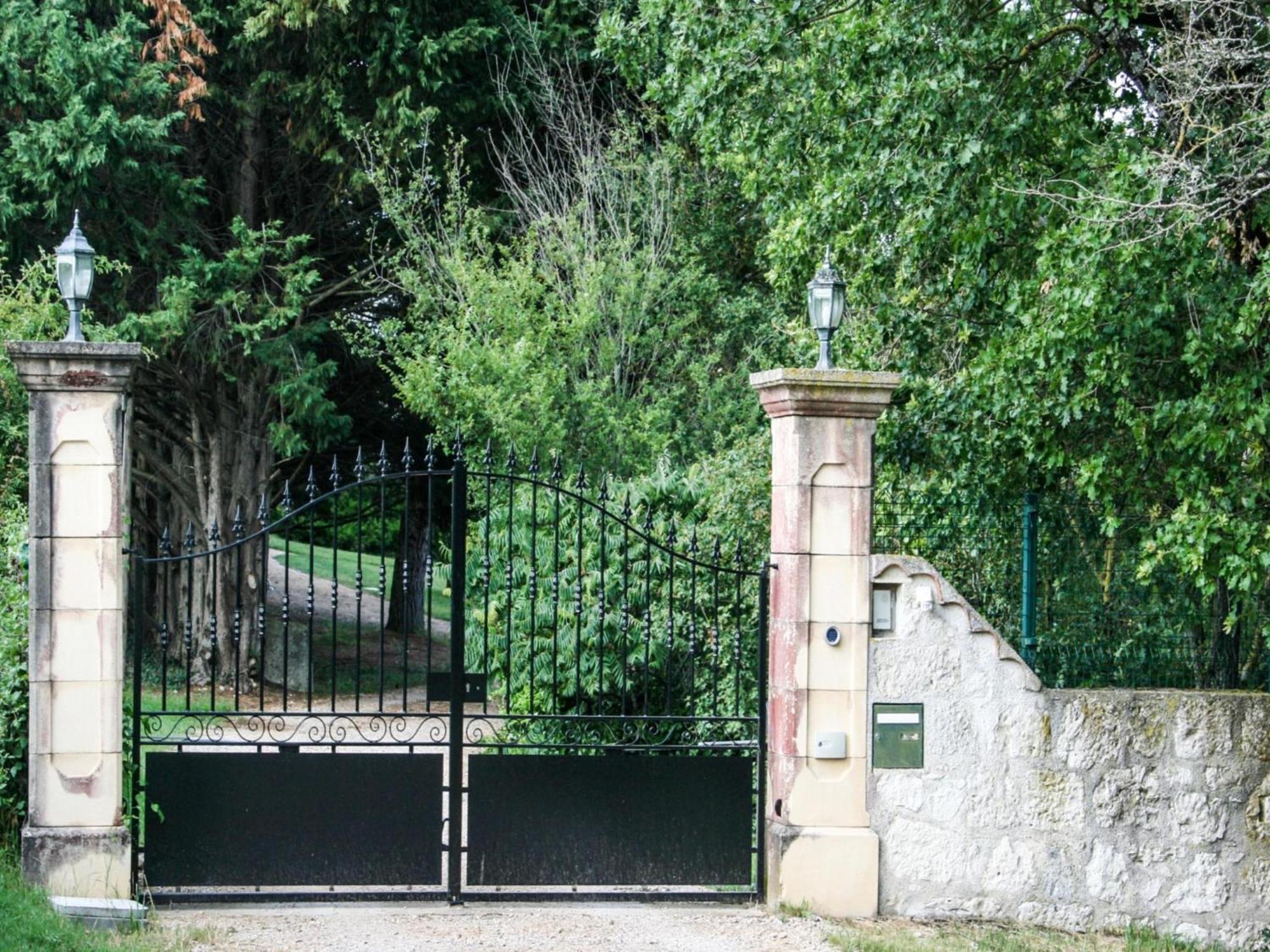 Gites De Saint Maurin Экстерьер фото
